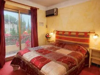 Hotel Nina